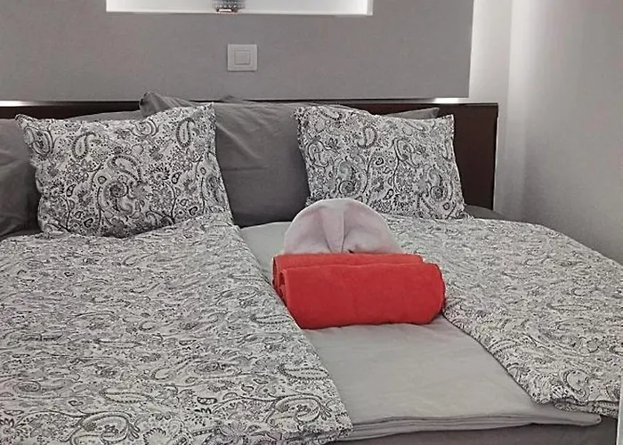 アパート Flora Poolside View Park