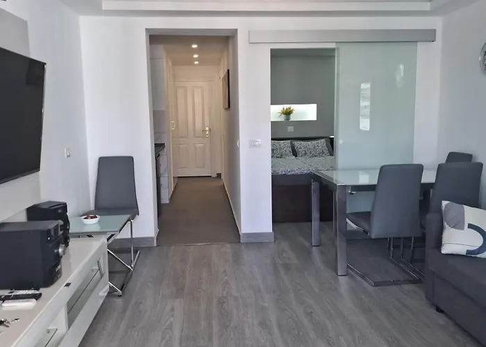 Flora Poolside View Park アパート サンミゲル・デ・アボナ